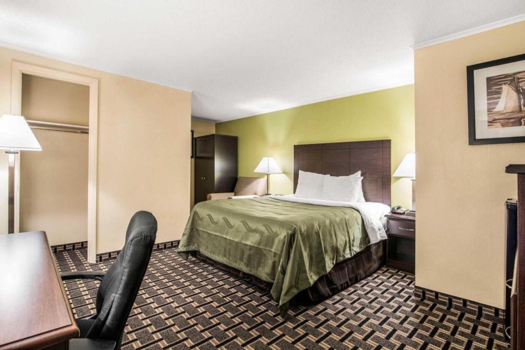 Quality Inn Barre-Montpelier Exteriör bild